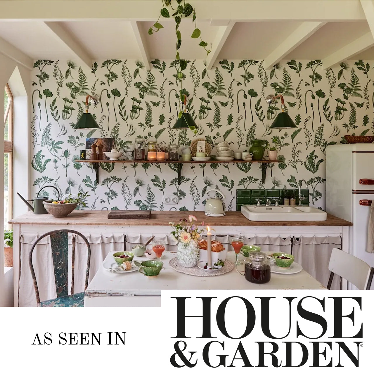 FSC Paper, FSC wallpaper, floral wallpaper, botanical wallpaper, flower wallpaper, Kate Walton Collections, Kate Walton Wallpaper, ethical wallpaper, ethical business, interior styling, interior decor, kitchen wallpaper